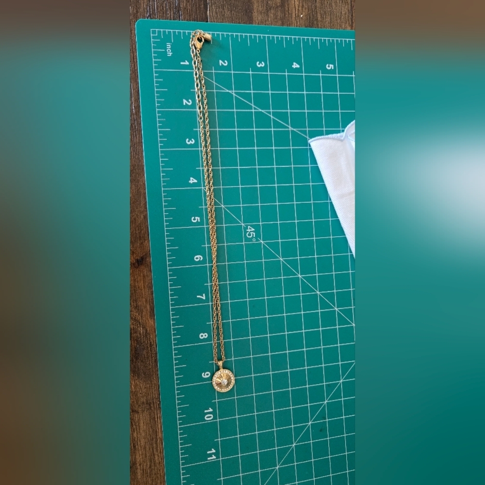 Vtg Givenchy Gold Tone Necklace - Picture 3 of 9